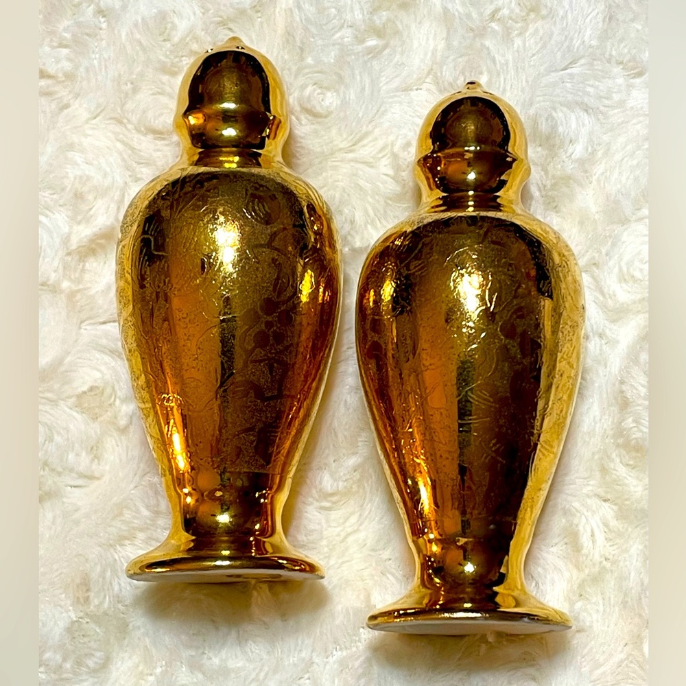 Vintage Stouffer Gold Over Ceramic Salt and Pepper Shakers with Corks
